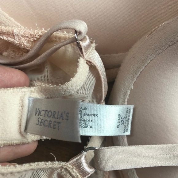 Victoria’s Secret Push-Up Bra - Picture 6 of 6